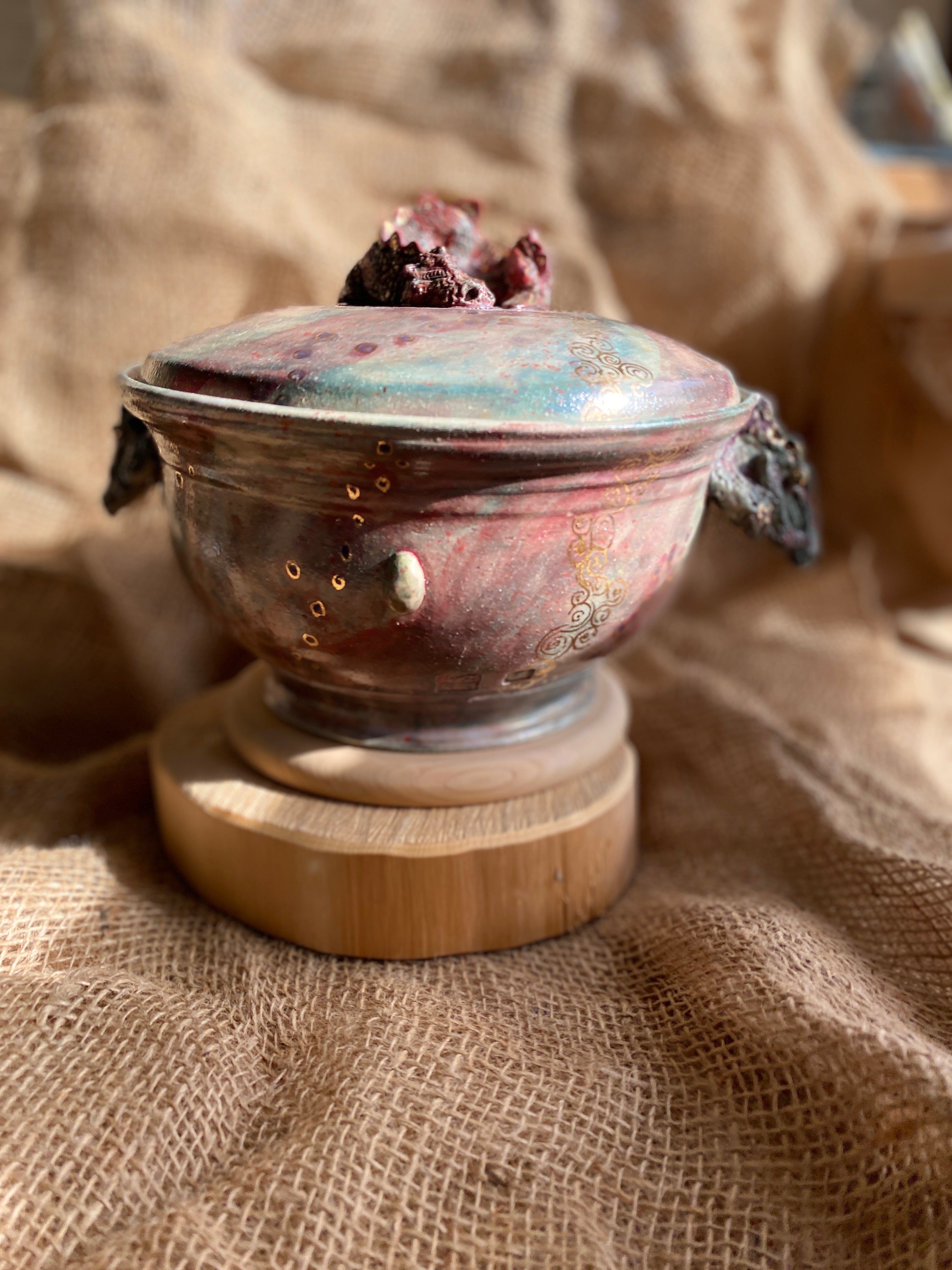A Dragon pot