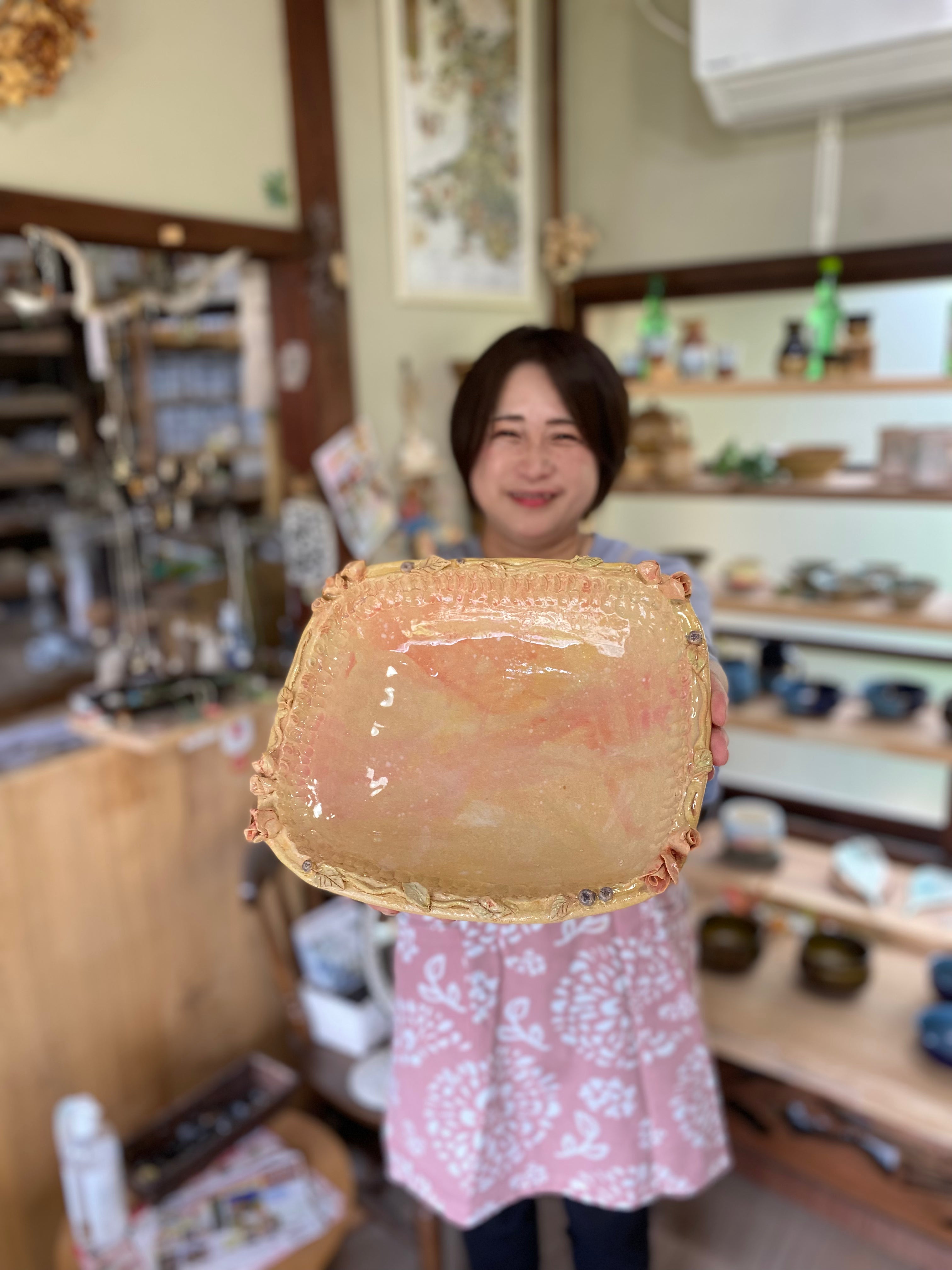 A pottery experience! ¥4500 per person. 陶器体験!1人あたり4500円。