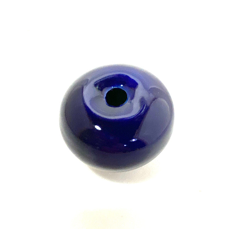 A small single flower vase